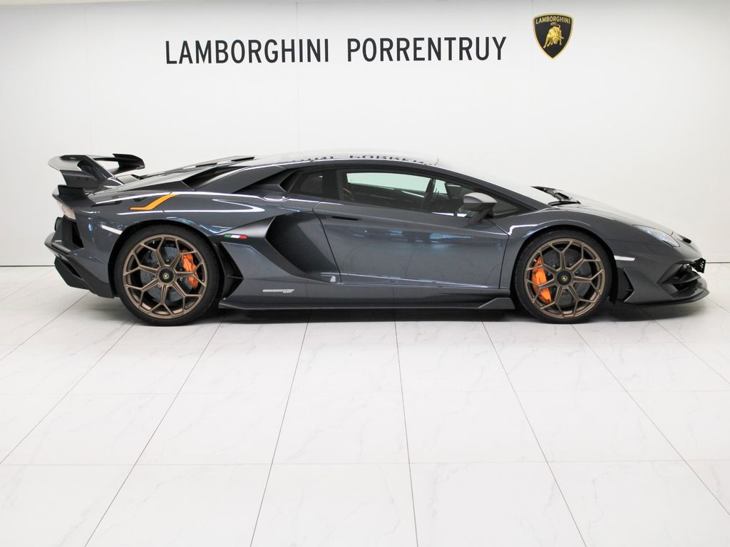 Lamborghini Aventador 2019