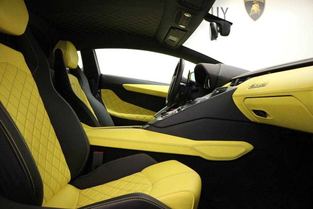 Lamborghini Aventador 2015