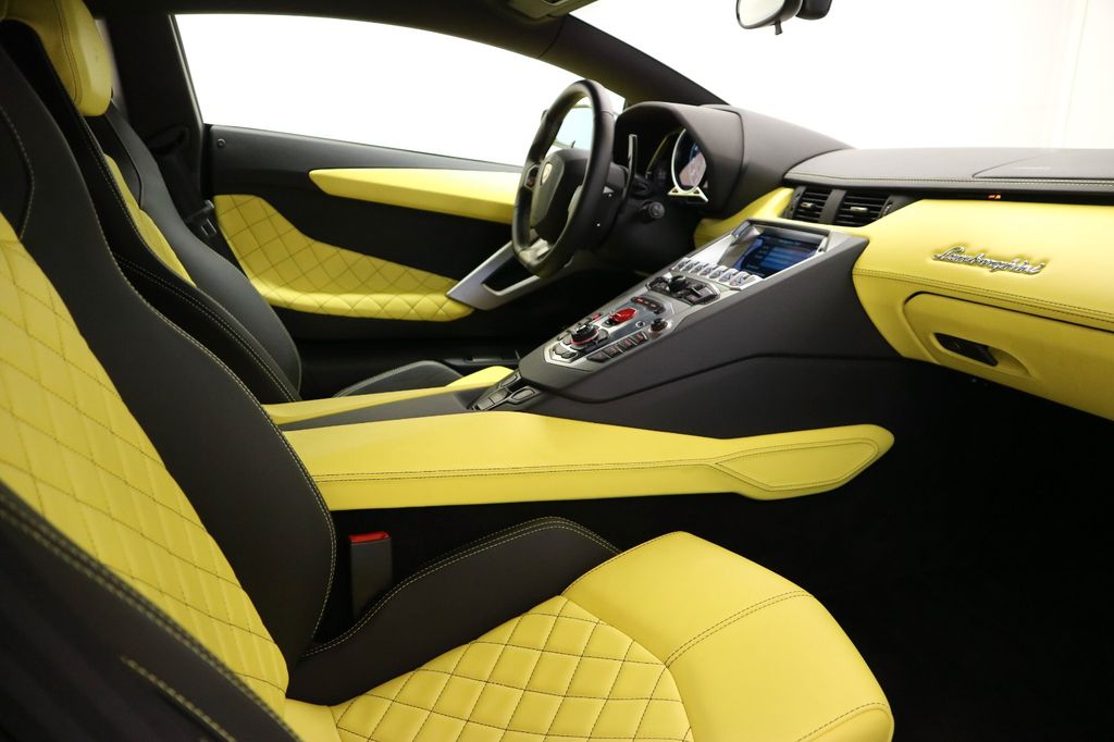 Lamborghini Aventador 2015