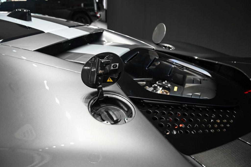 Ferrari SF90 2021