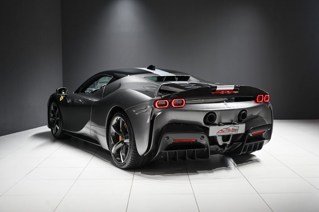 Ferrari SF90 2021