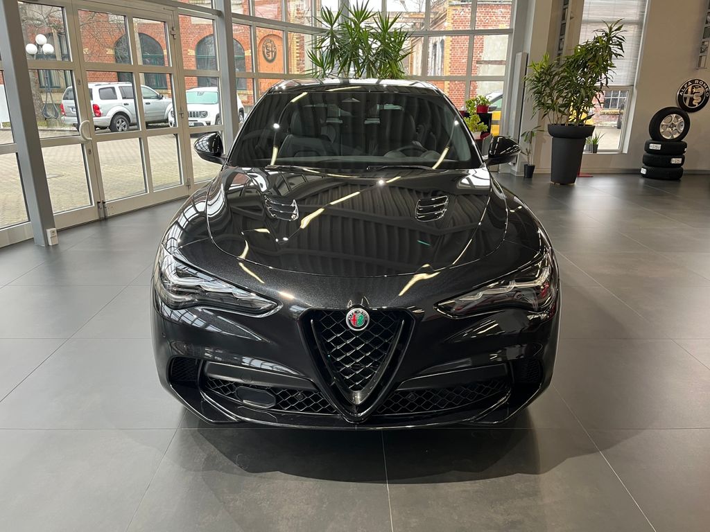 Alfa Romeo Stelvio 2025