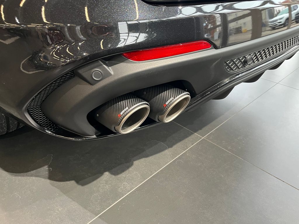 Alfa Romeo Stelvio 2025