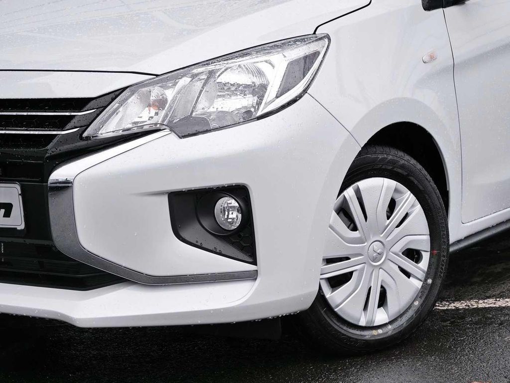 Mitsubishi Space Star 2025