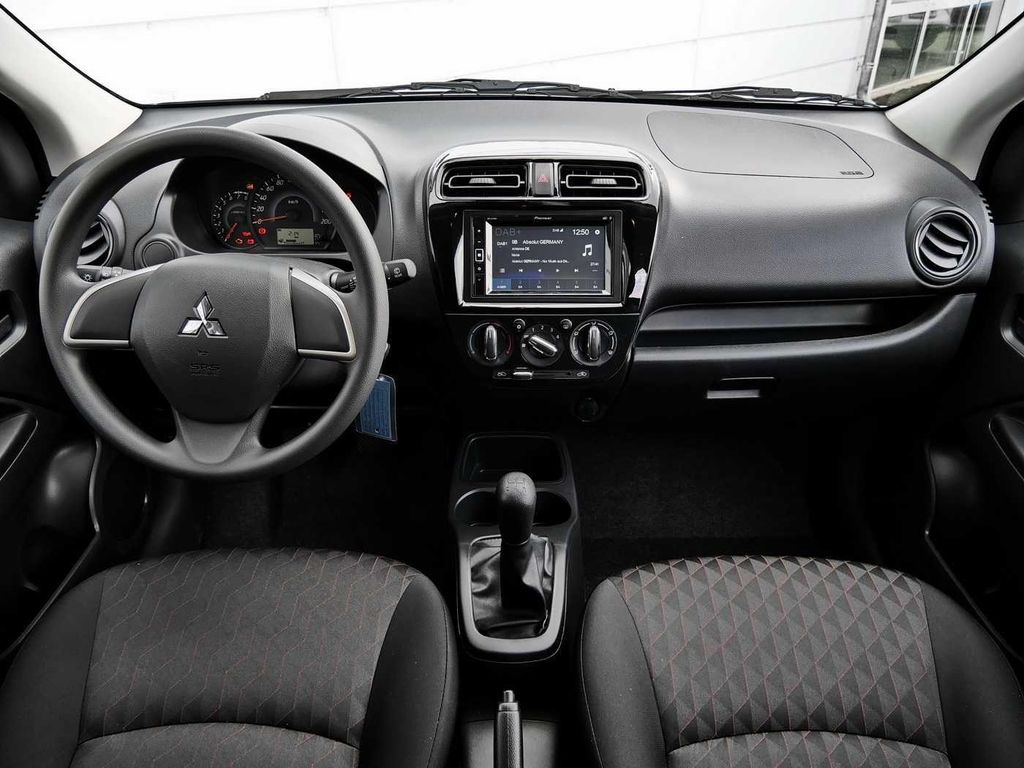 Mitsubishi Space Star 2025