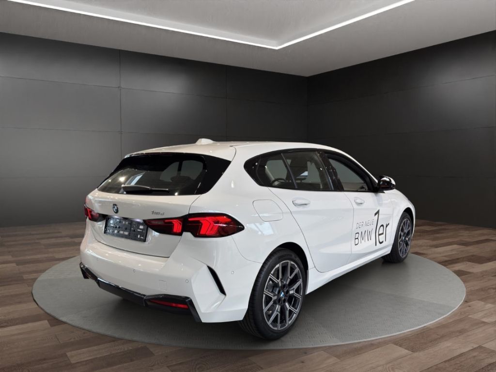 BMW 118 2025