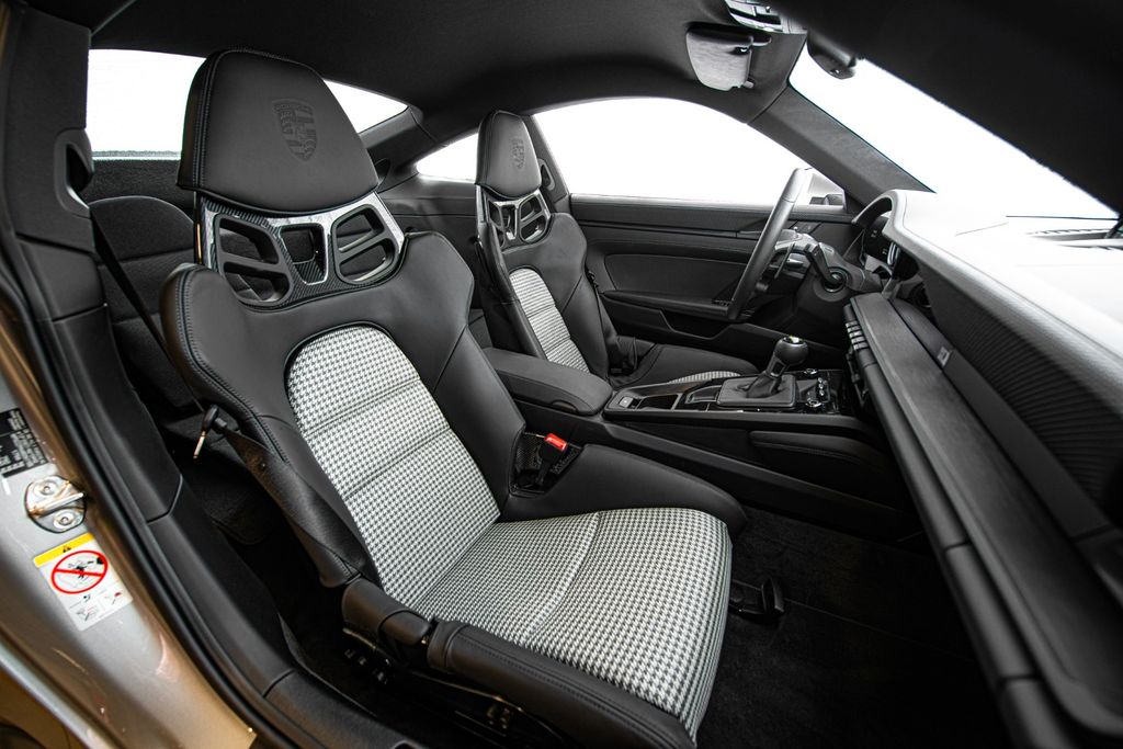 Porsche 992 2024