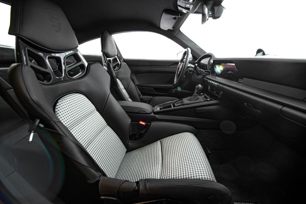 Porsche 992 2024