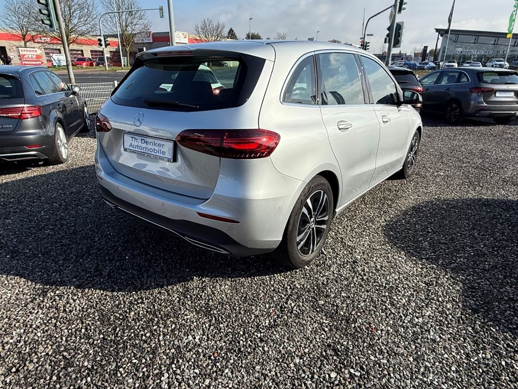 Mercedes-Benz B 200 2023