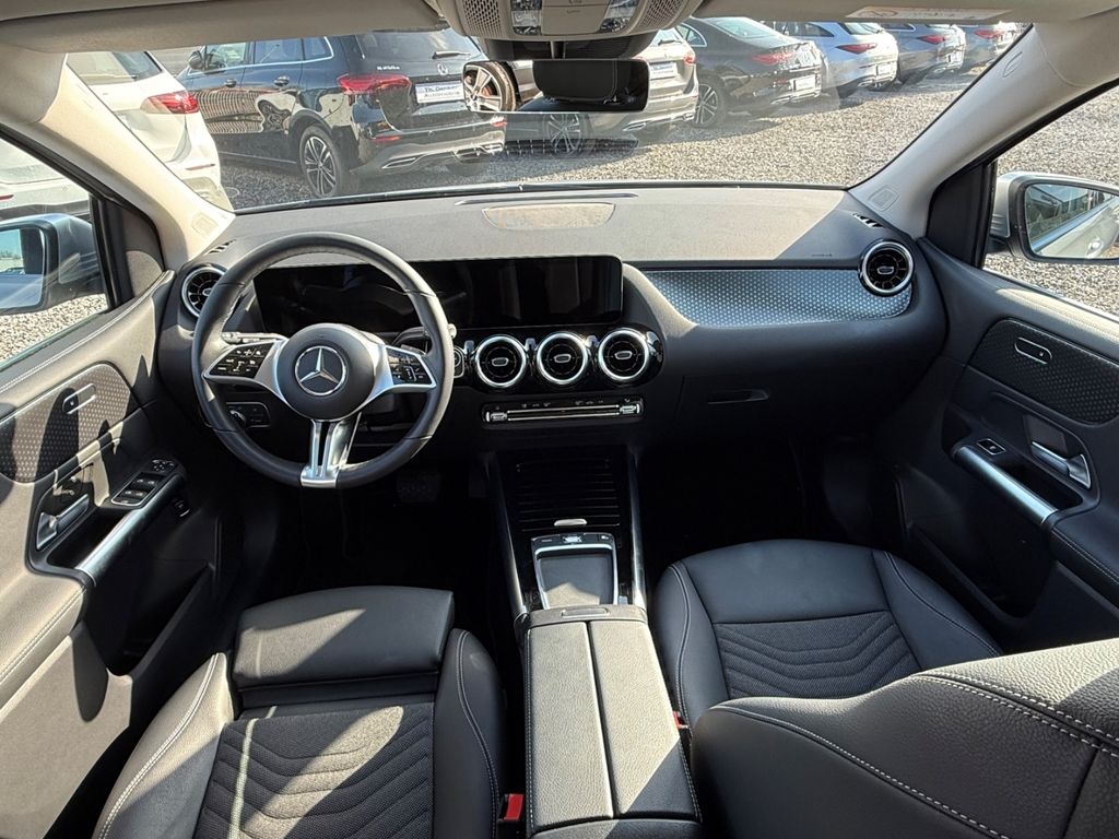 Mercedes-Benz B 200 2023