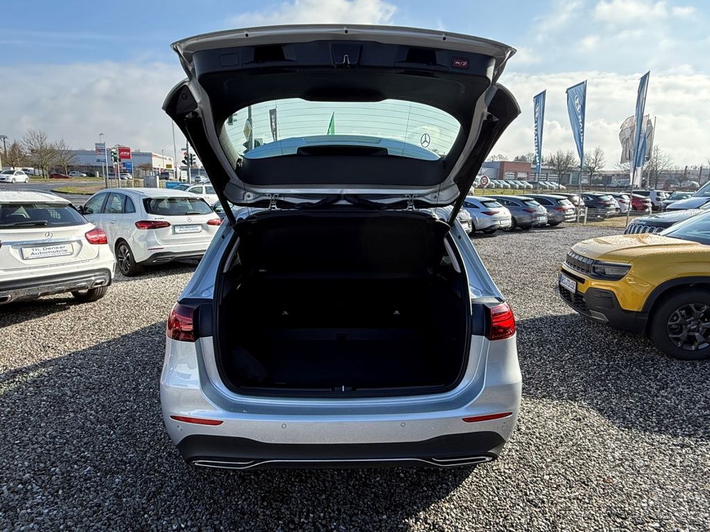 Mercedes-Benz B 200 2023