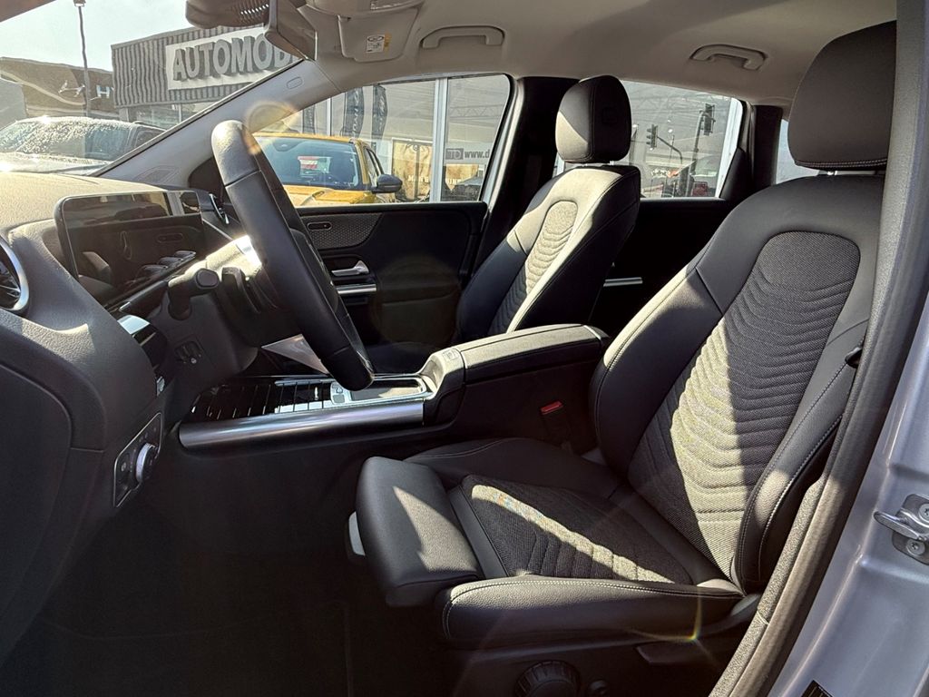 Mercedes-Benz B 200 2023