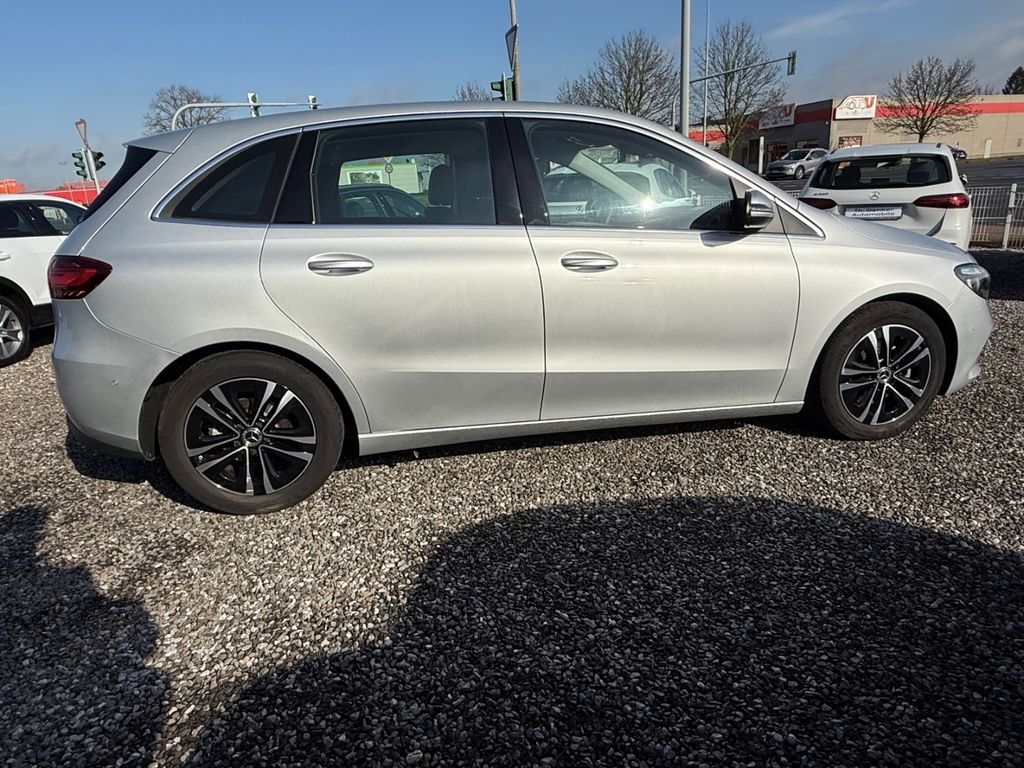 Mercedes-Benz B 200 2023