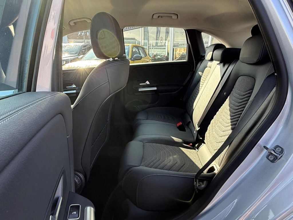 Mercedes-Benz B 200 2023