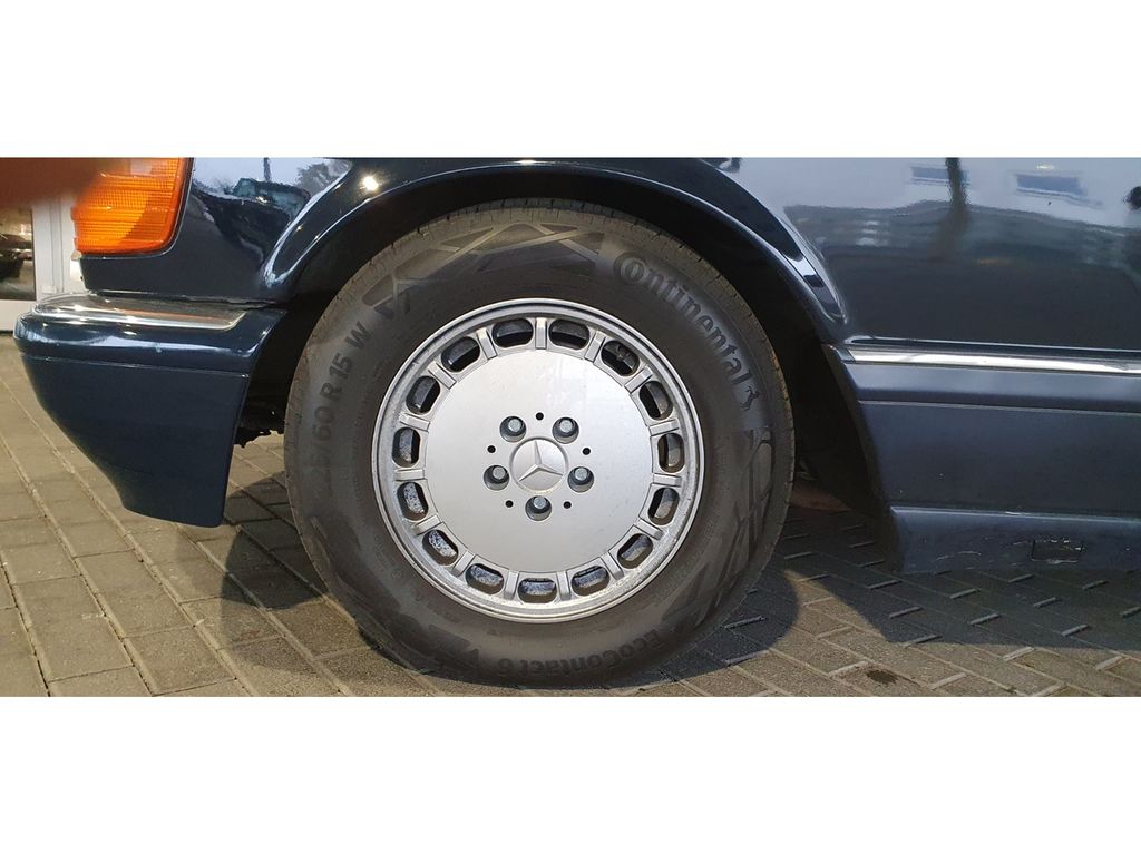Mercedes-Benz 560 1990