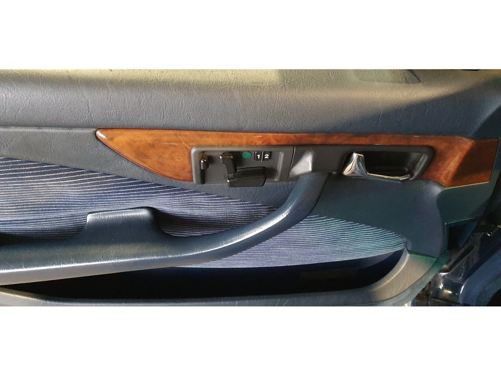 Mercedes-Benz 560 1990