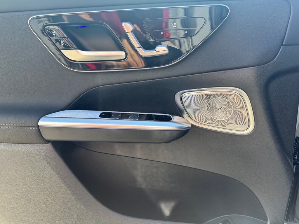 Mercedes-Benz GLC 300 2025