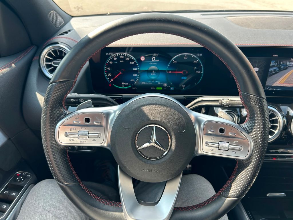 Mercedes-Benz EQA 2021