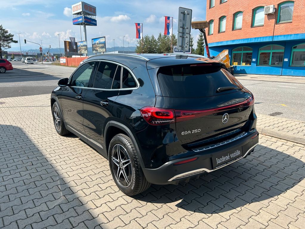 Mercedes-Benz EQA 2021