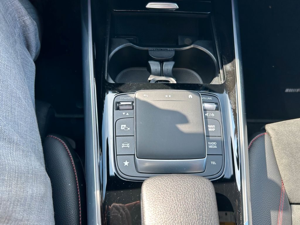 Mercedes-Benz EQA 2021