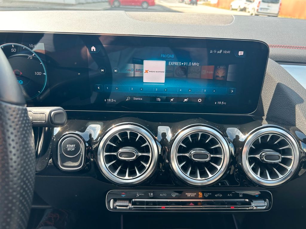 Mercedes-Benz EQA 2021