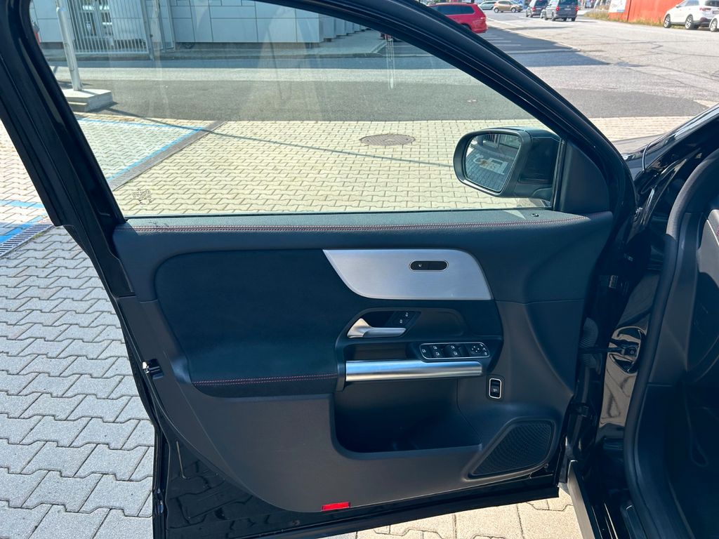 Mercedes-Benz EQA 2021