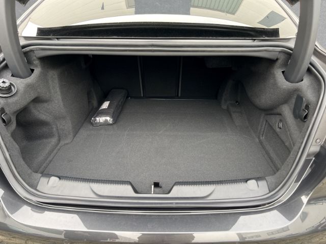 Jaguar XE 2023