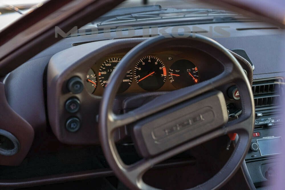 Porsche 928 1983