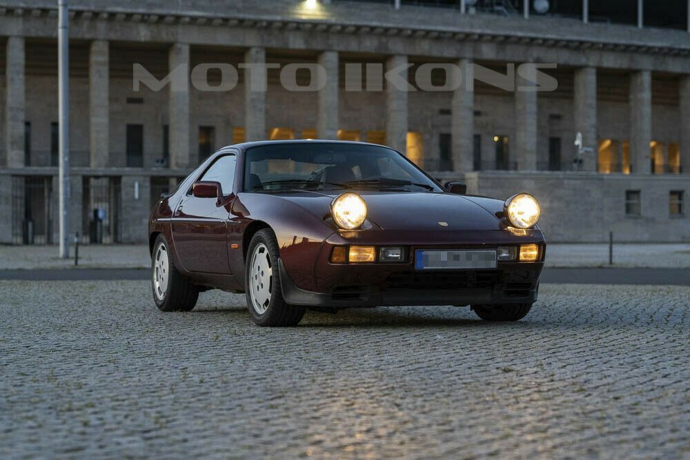 Porsche 928 1983