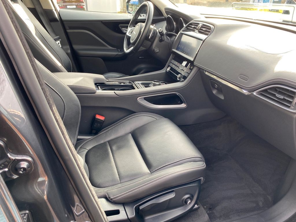 Jaguar F-Pace 2019