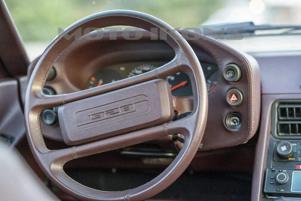 Porsche 928 1983