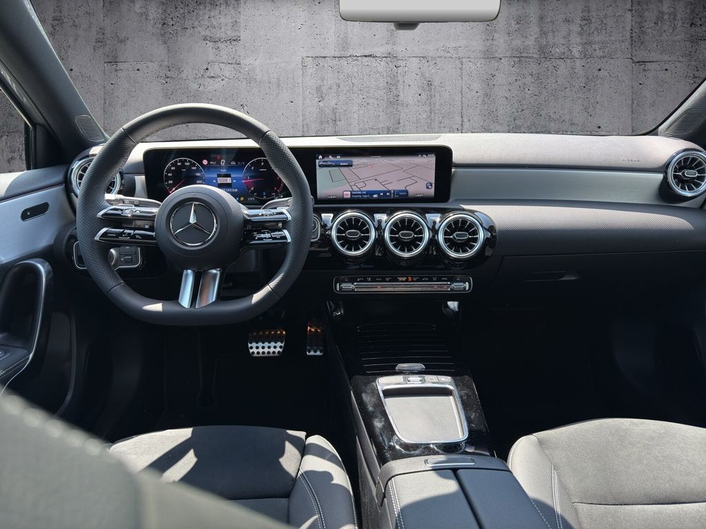 Mercedes-Benz A 200 2025