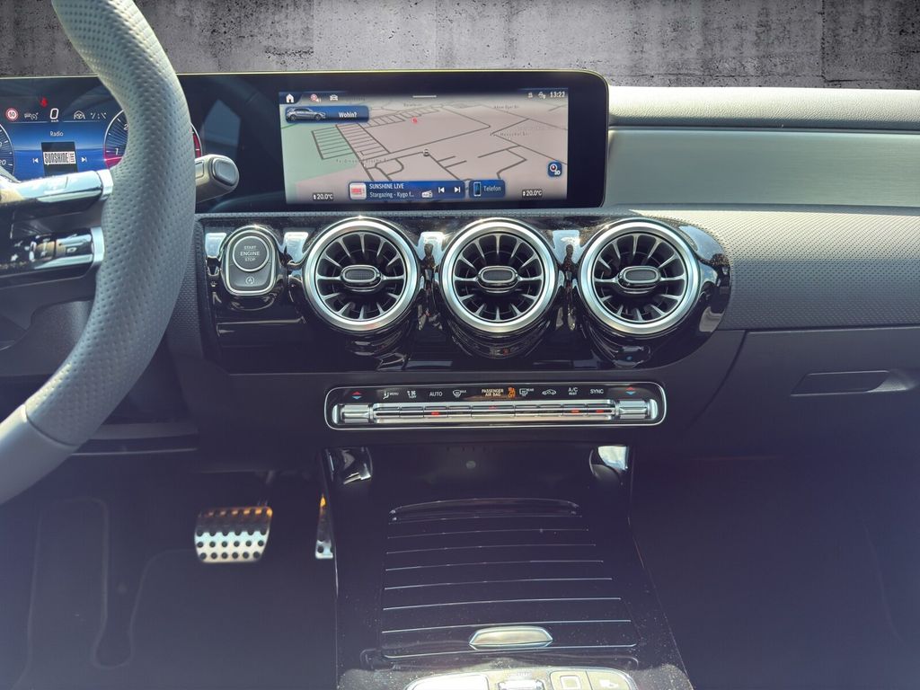 Mercedes-Benz A 200 2025