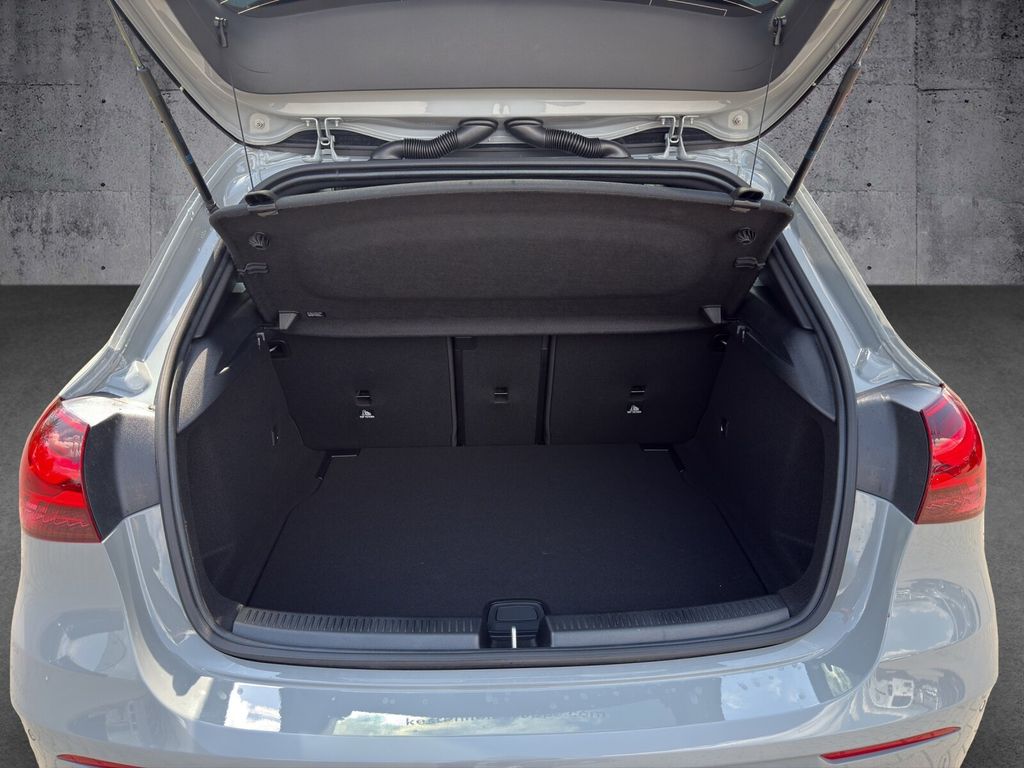 Mercedes-Benz A 200 2025