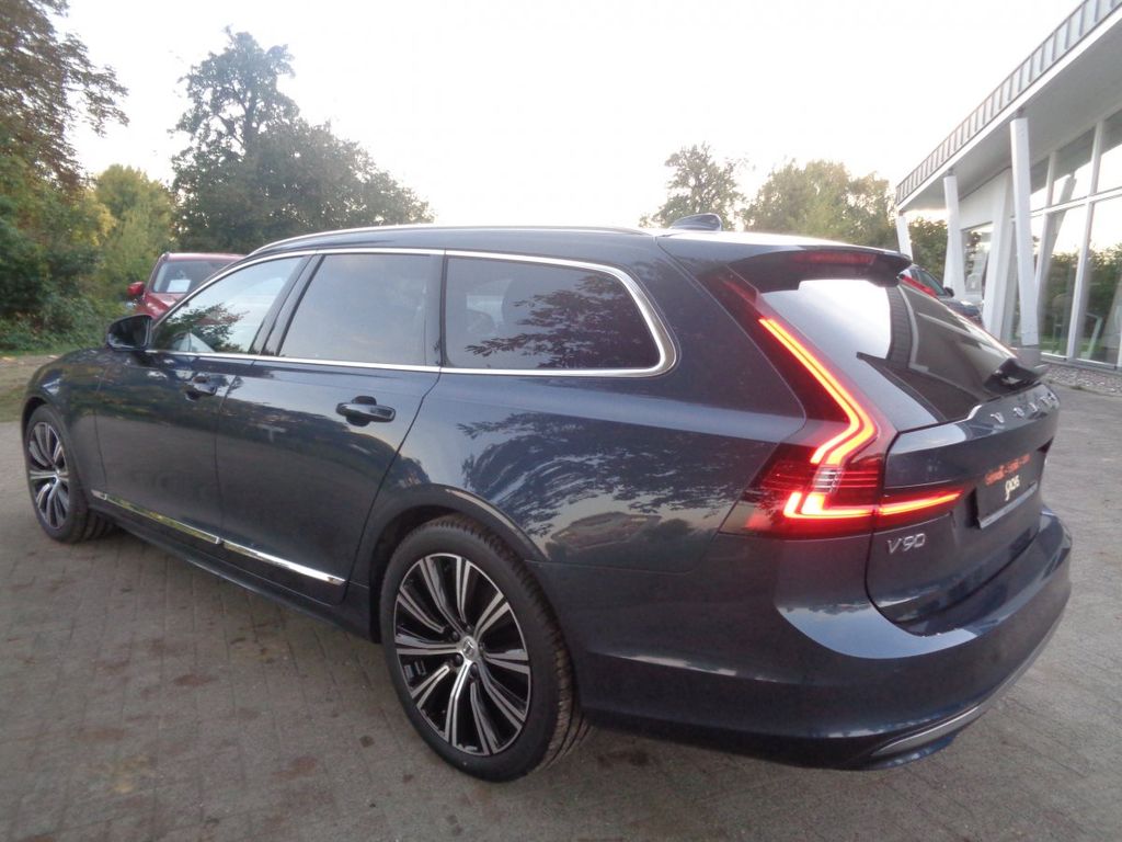 Volvo V90 2023