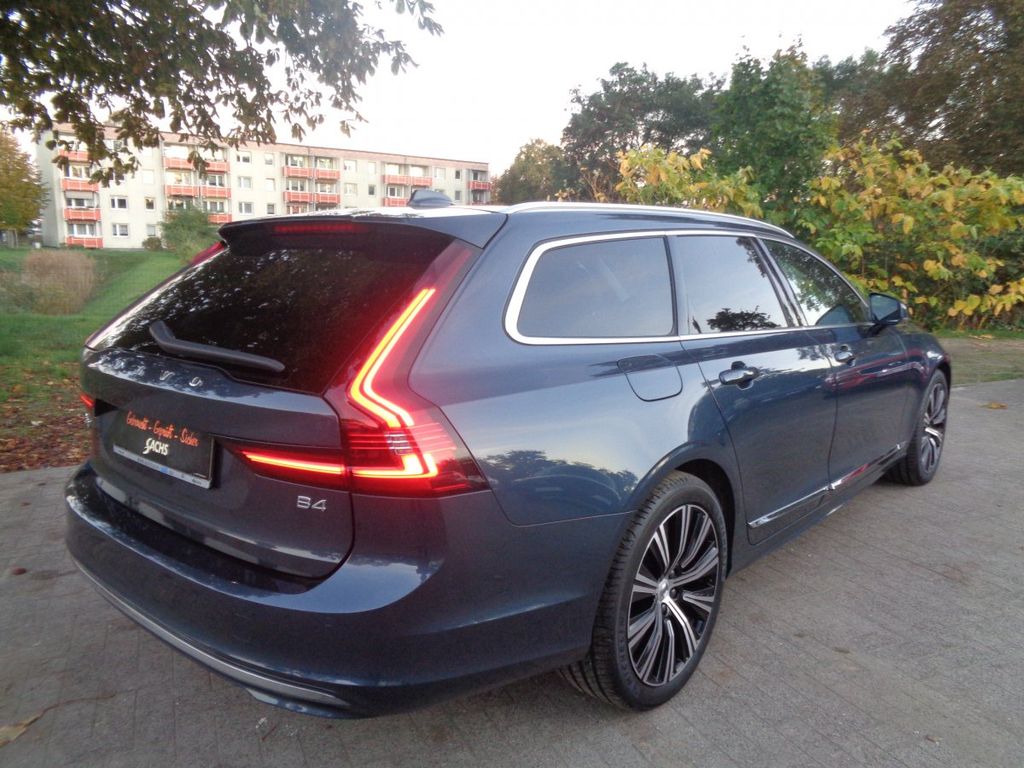 Volvo V90 2023