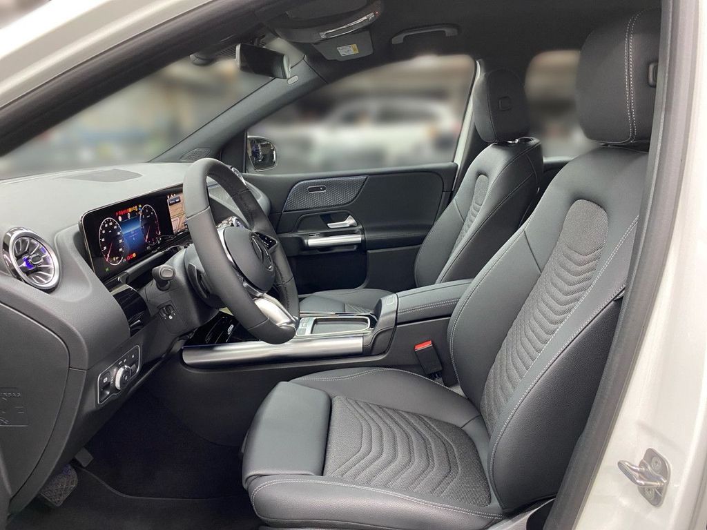 Mercedes-Benz B 200 2025