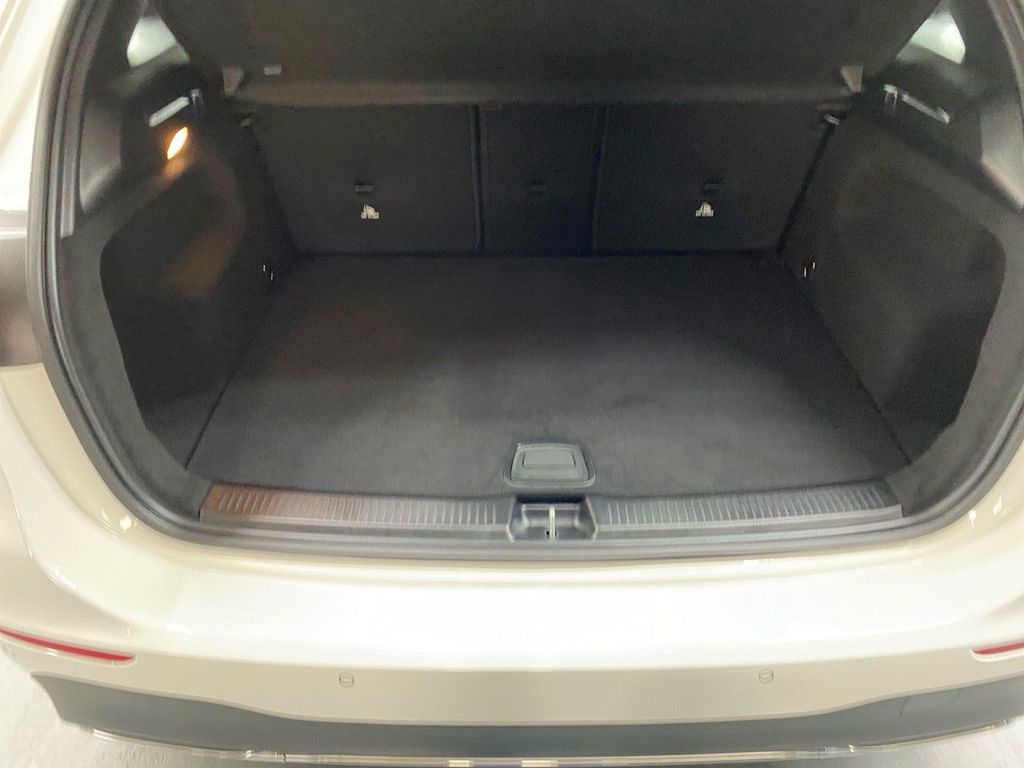 Mercedes-Benz B 200 2025