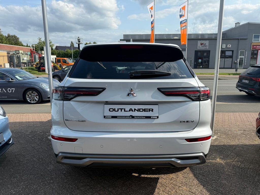 Mitsubishi Outlander 2025