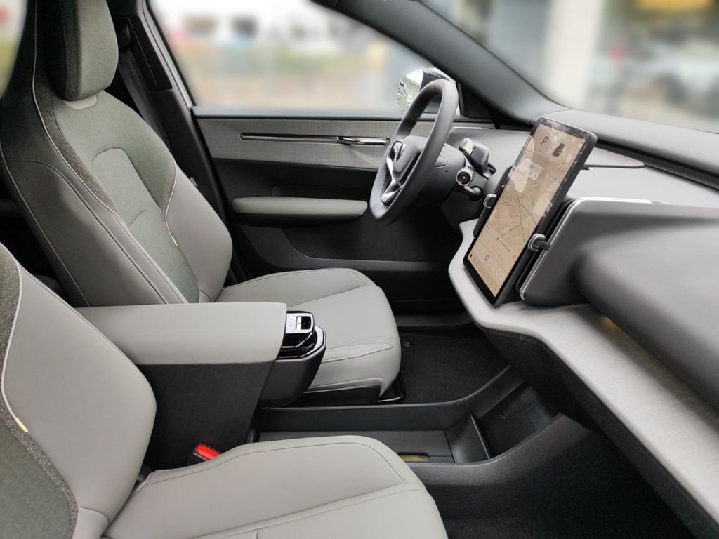 Volvo EX30 2025