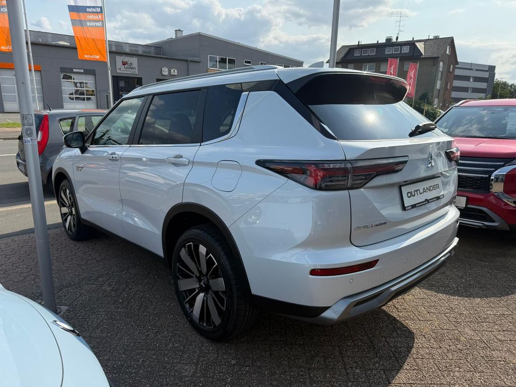 Mitsubishi Outlander 2025