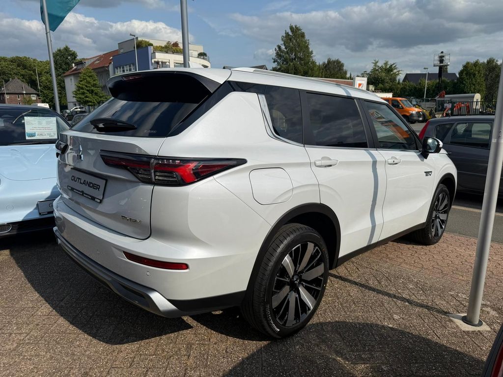 Mitsubishi Outlander 2025