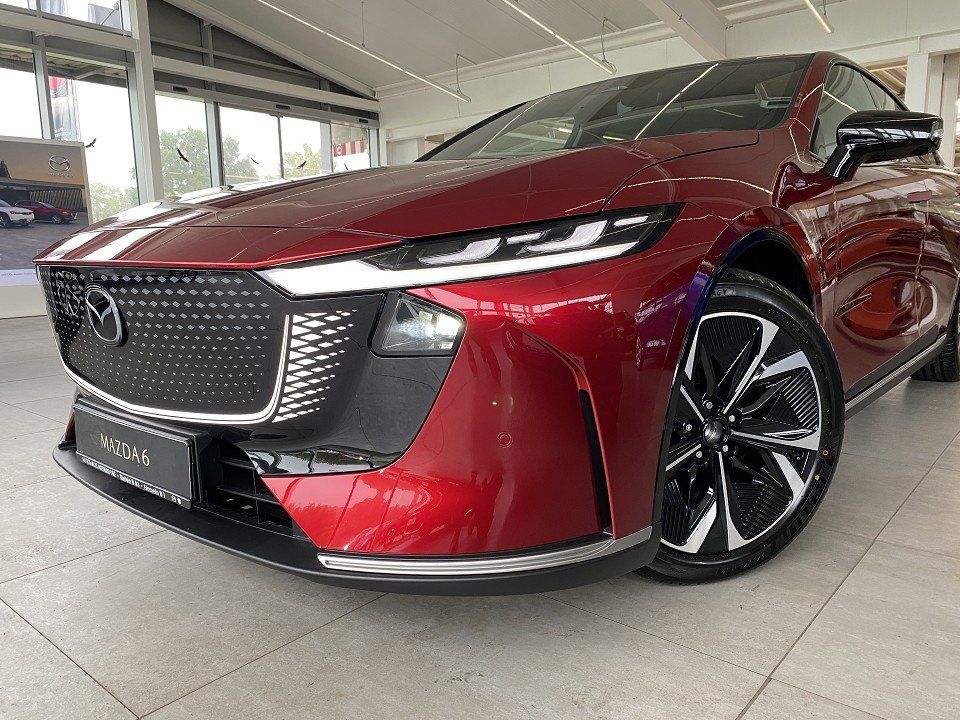 Mazda 6e 2025