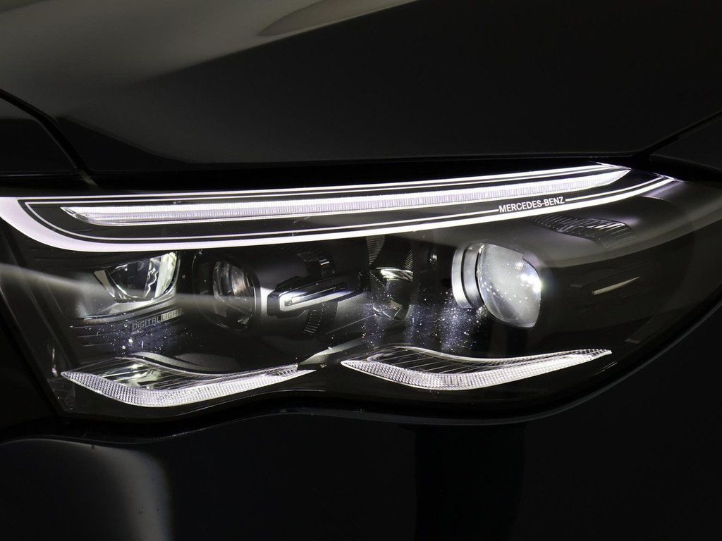 Mercedes-Benz E 300 2025