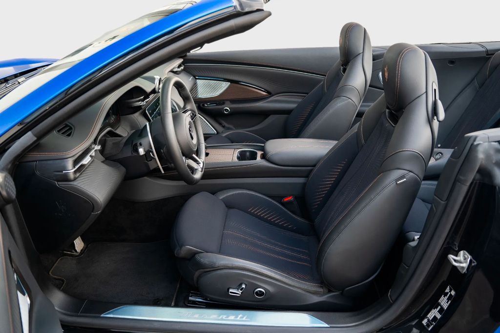 Maserati GranCabrio 2024