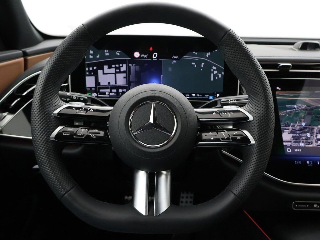 Mercedes-Benz E 300 2025