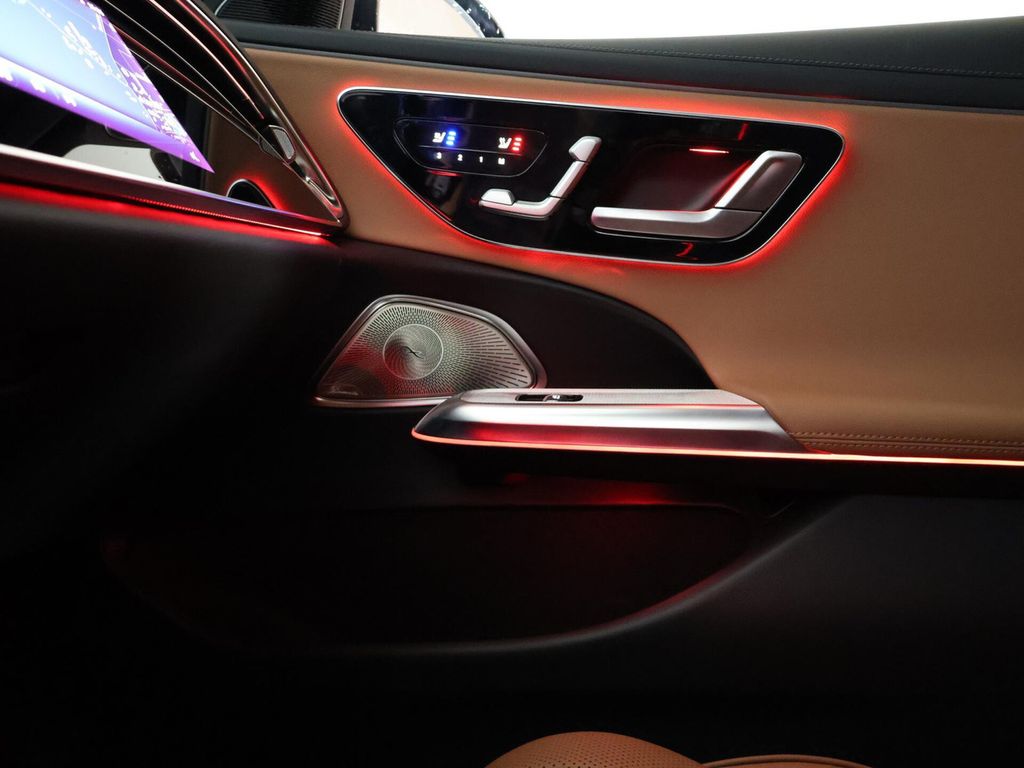 Mercedes-Benz E 300 2025