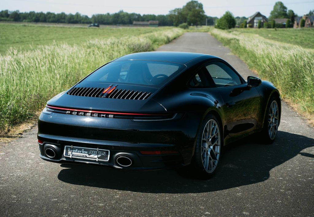 Porsche 992 2023