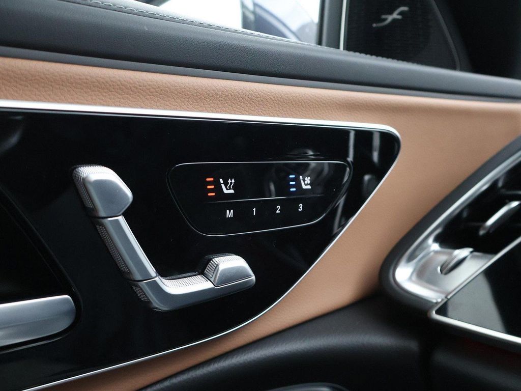 Mercedes-Benz E 300 2025