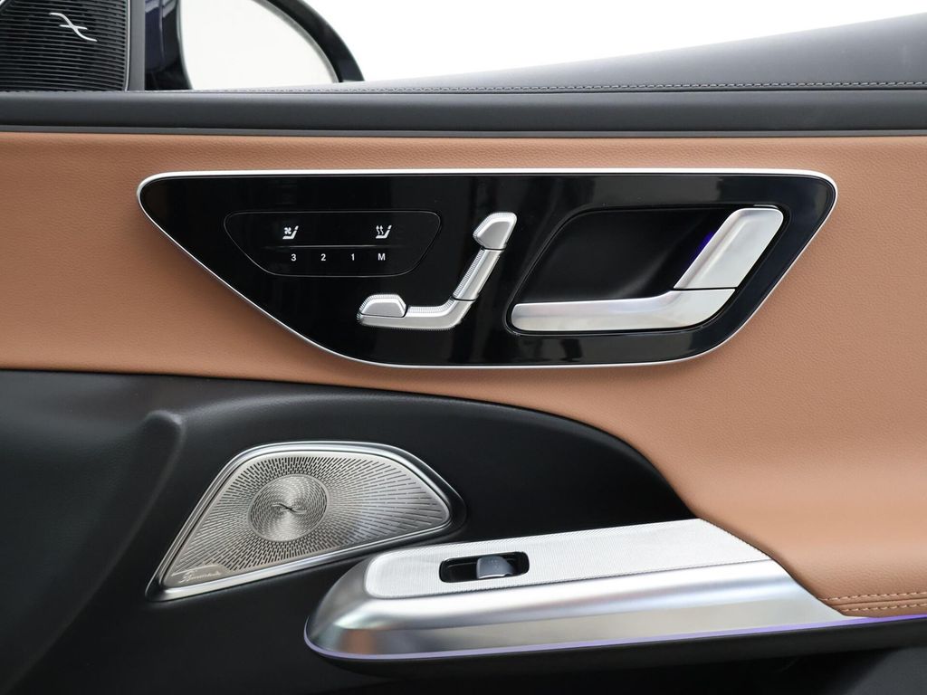 Mercedes-Benz E 300 2025